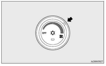 Mitsubishi Lancer. Aire acondicionado manual sin el modo de MAX A/C