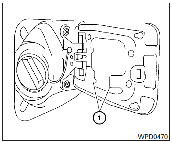 Nissan Tiida. Tapón de llenado de combustible