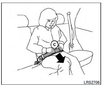 Nissan Tiida. Cinturones de seguridad